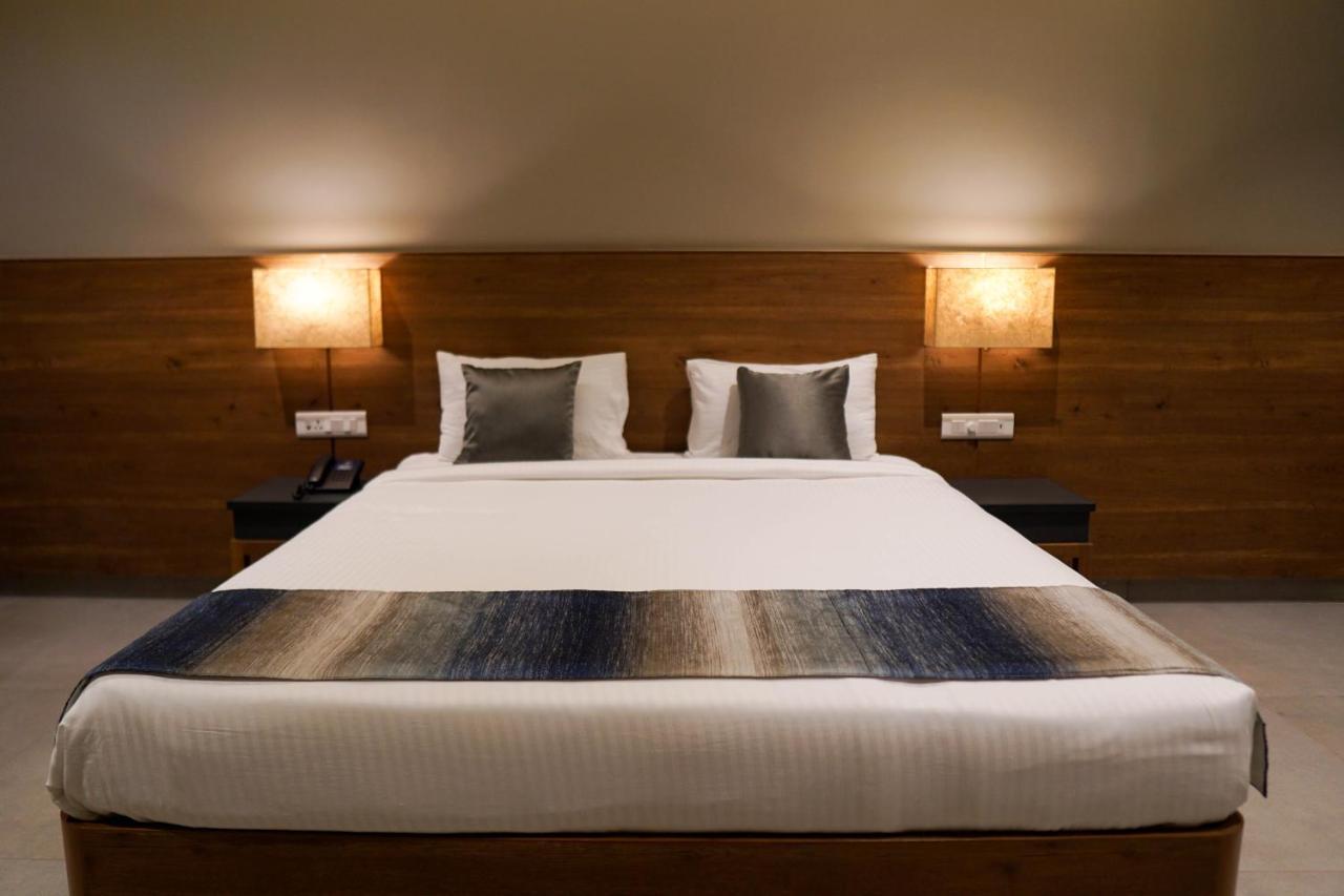 Cosmique Clarks Inn Suites Goa Margao Exteriér fotografie