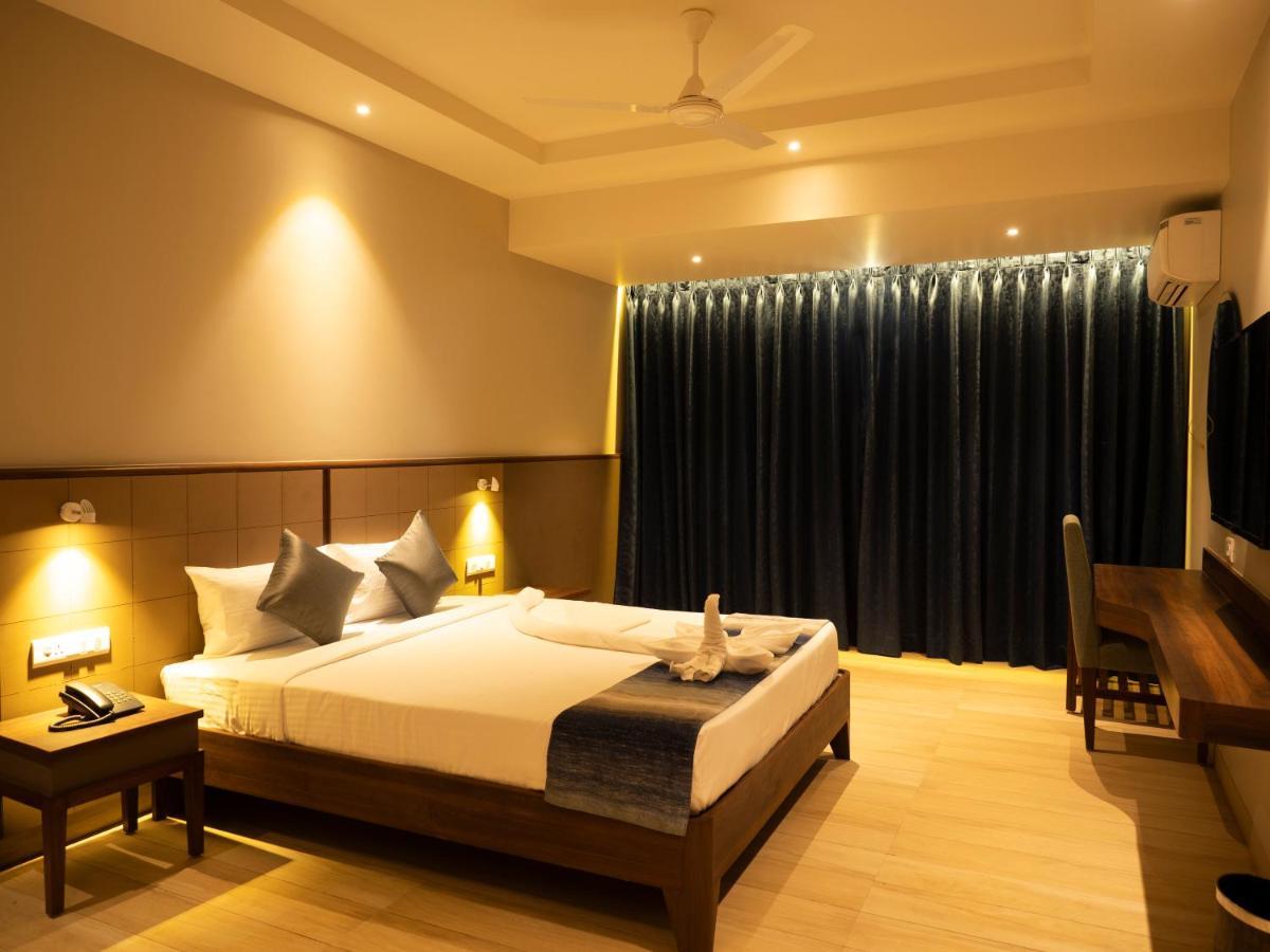 Cosmique Clarks Inn Suites Goa Margao Exteriér fotografie