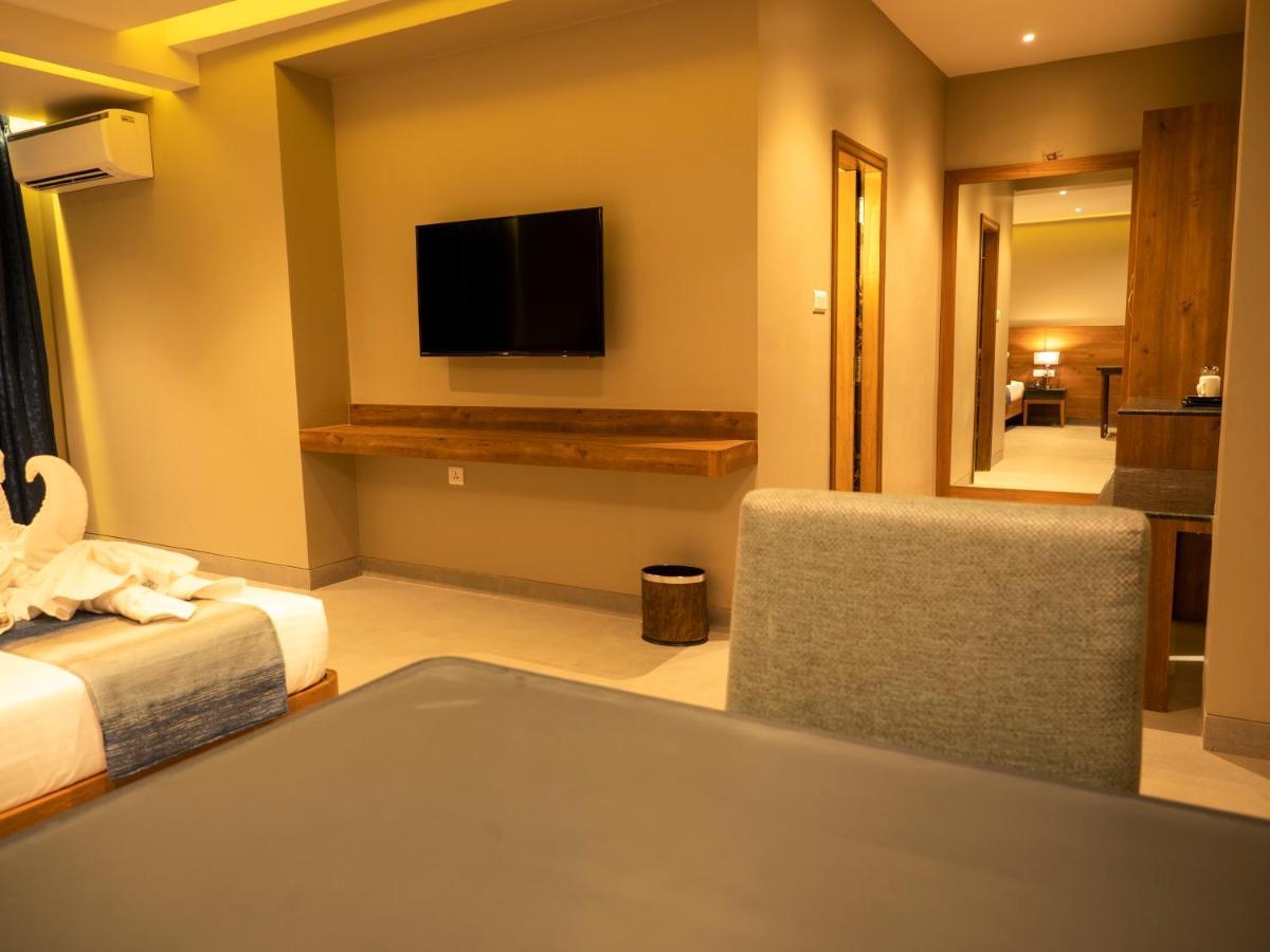 Cosmique Clarks Inn Suites Goa Margao Exteriér fotografie
