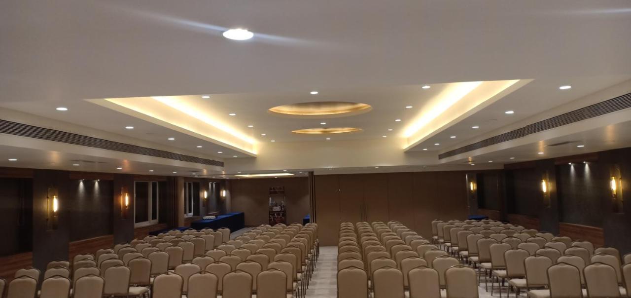 Cosmique Clarks Inn Suites Goa Margao Exteriér fotografie